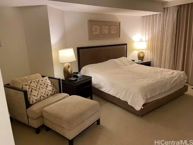 Honolulu, HI 96815,223 Saratoga RD #806