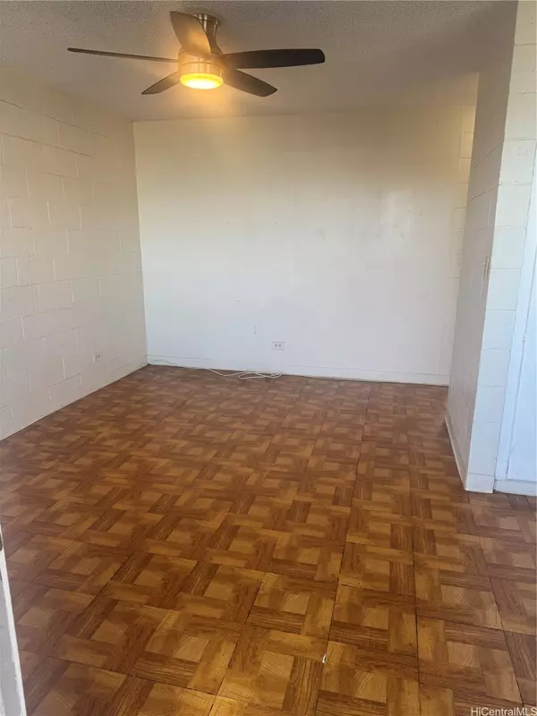 Honolulu, HI 96817,1519 Kaumualii ST ## 319