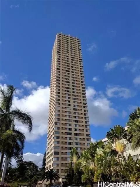 Pearl City, HI 96782,1060 Kamehameha HWY #3303A