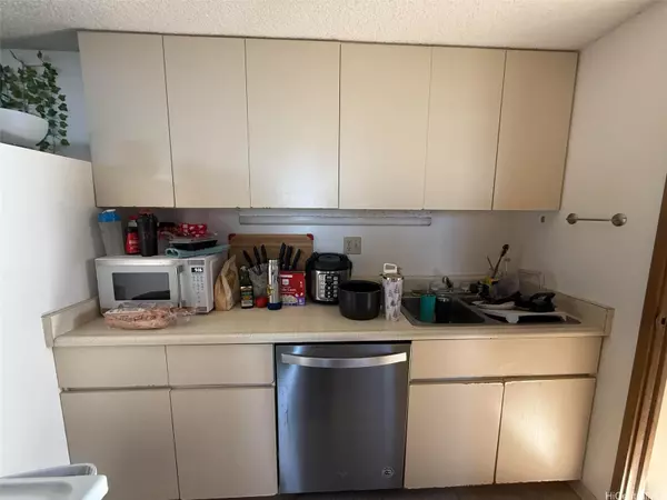 Pearl City, HI 96782,1060 Kamehameha HWY #3303A