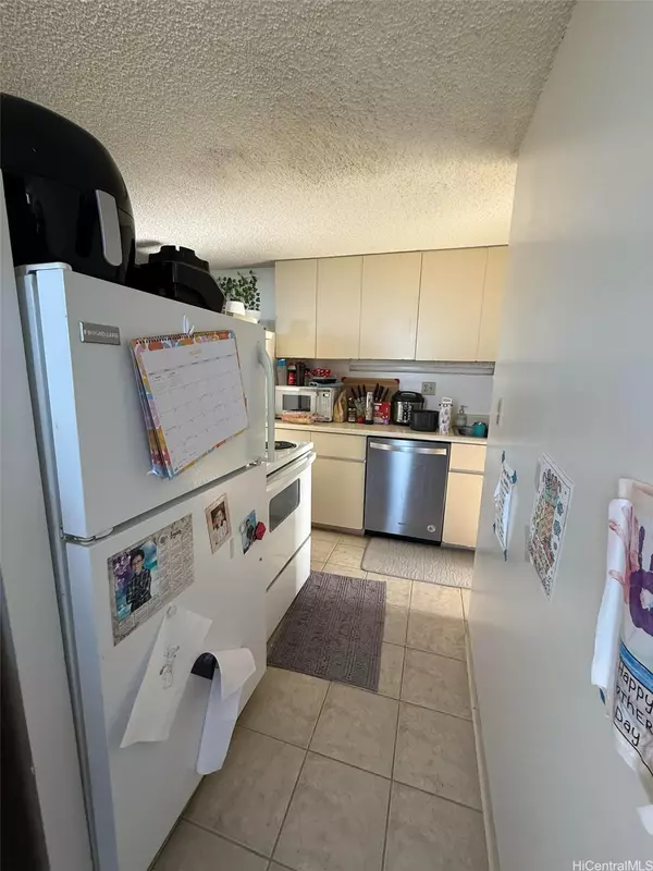 Pearl City, HI 96782,1060 Kamehameha HWY #3303A