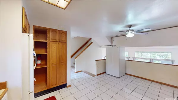 Kapolei, HI 96707,92-1244 Kikaha ST #14