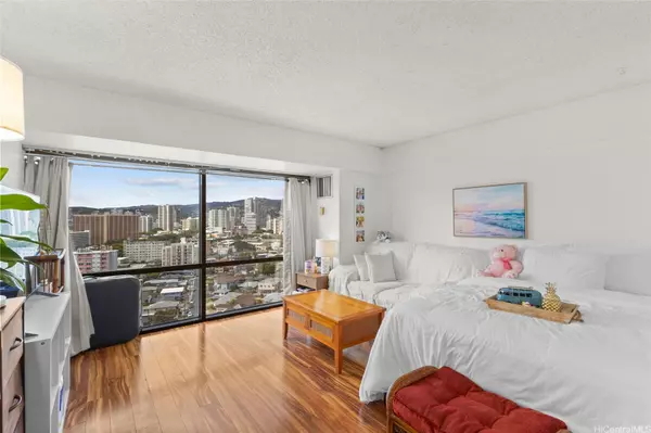 1750 Kalakaua AVE #1801, Honolulu, HI 96826