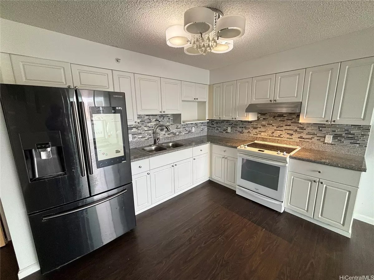 Honolulu, HI 96813,801 South ST #1723