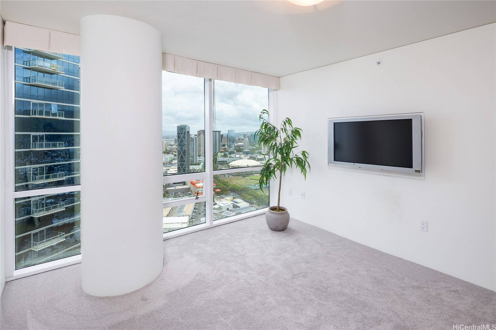 Honolulu, HI 96814,88 Piikoi ST #4002