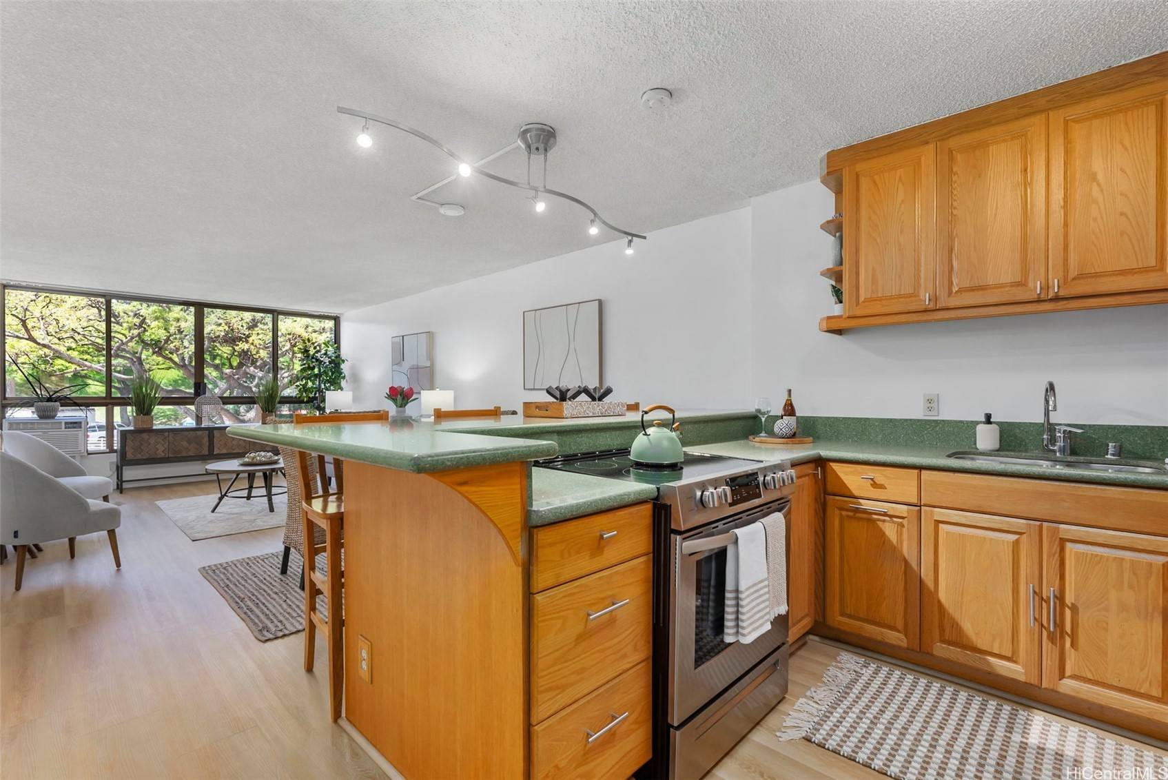 Honolulu, HI 96816,3138 Waialae AVE #521