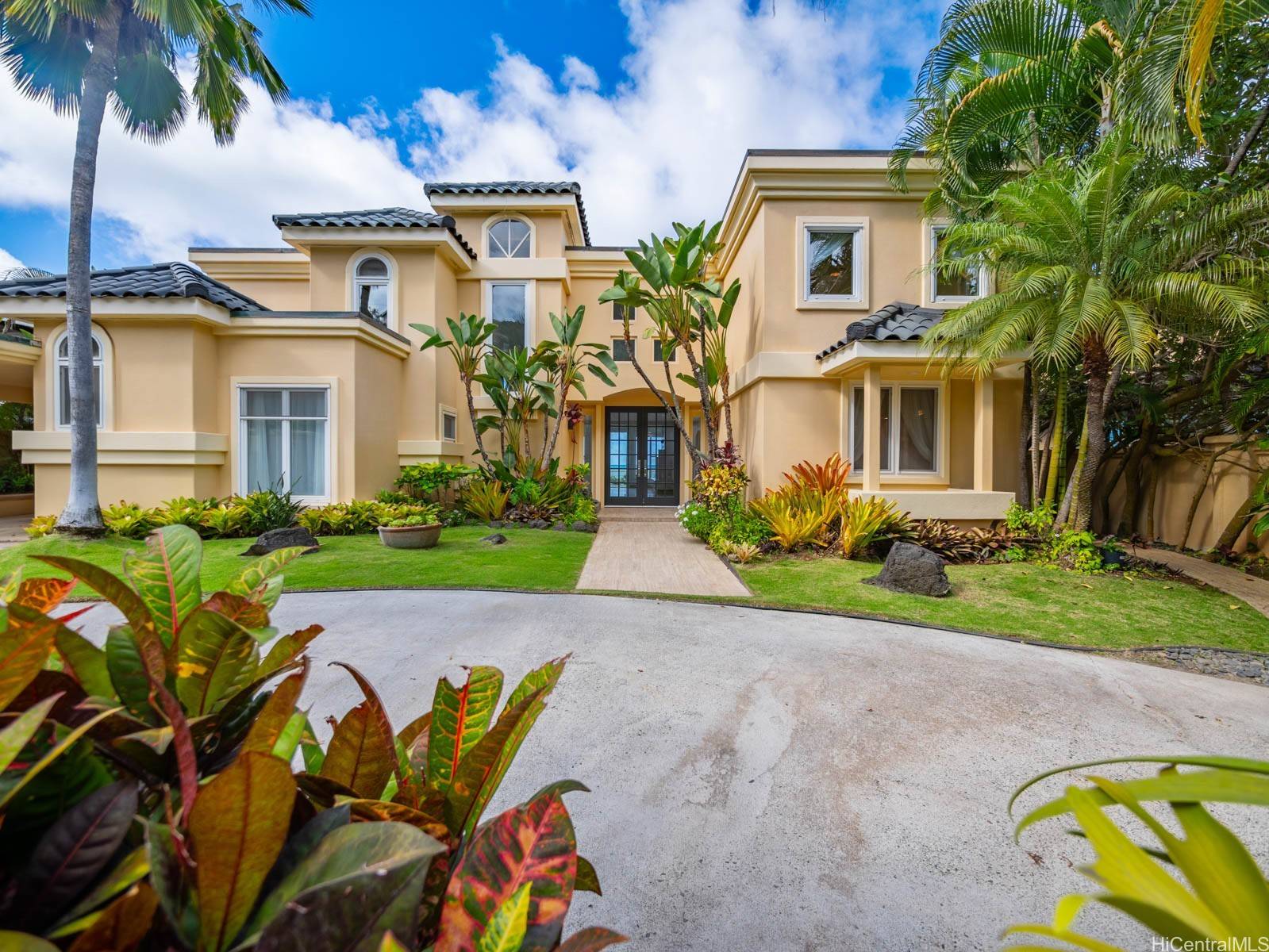756 Mokulua DR, Kailua, HI 96734