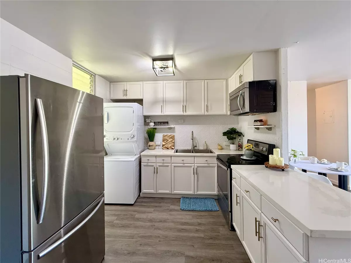 Mililani, HI 96789,95-2055 Waikalani PL #B204