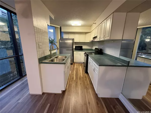 Honolulu, HI 96814,930 Kaheka ST #203