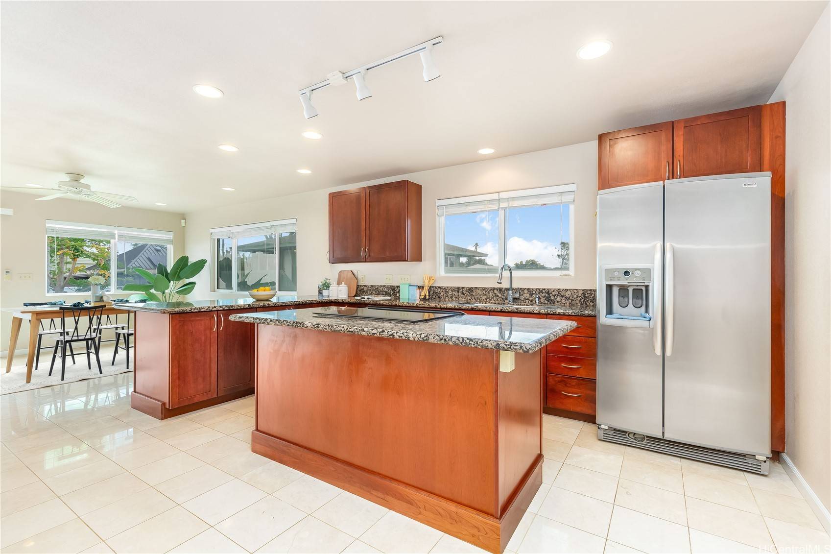 Ewa Beach, HI 96706,91-2106 B Fort Weaver RD #15