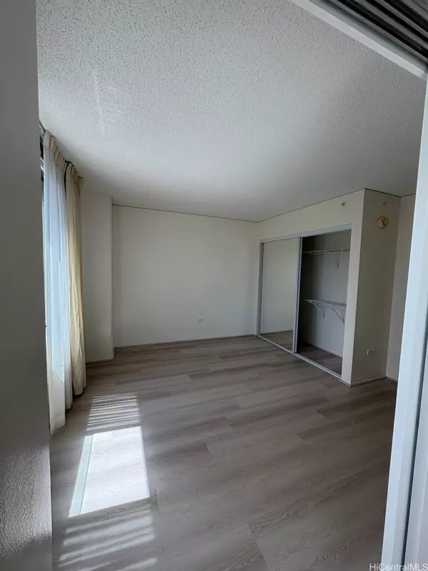 Honolulu, HI 96826,1314 Kalakaua AVE #304