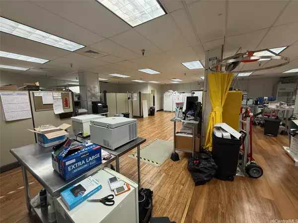 Honolulu, HI 96815,400 Hobron LN #V2A