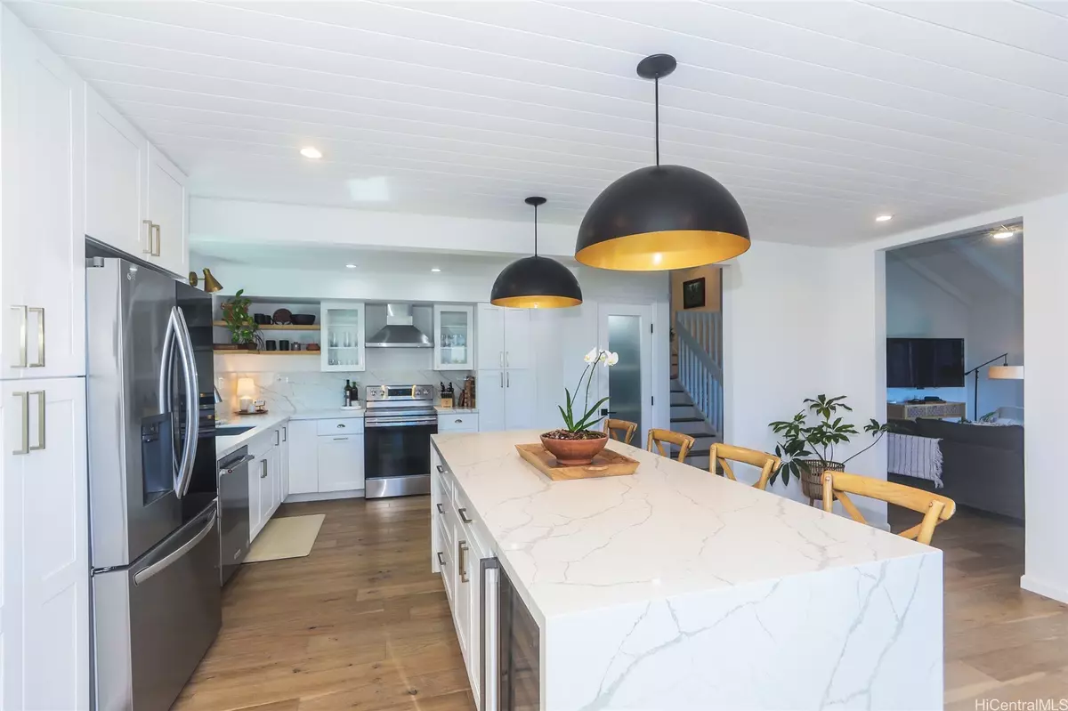 Honolulu, HI 96825,963 Kaluanui RD