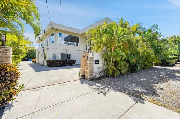 Honolulu, HI 96816,1034 Kealaolu AVE