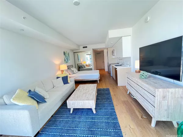 Honolulu, HI 96814,1001 queen Streets #1007