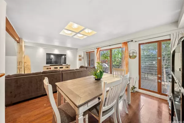 Kapolei, HI 96707,92-1010 Makakilo DR #54