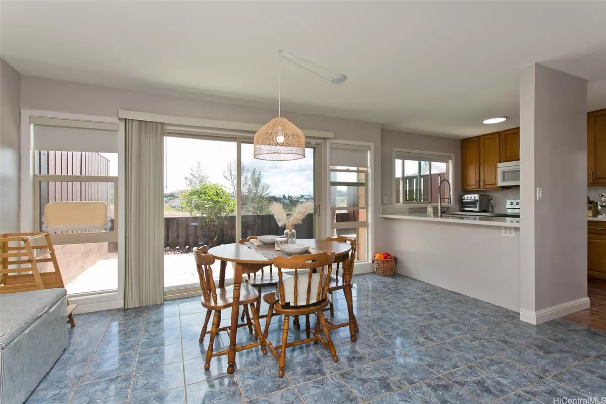 Kapolei, HI 96707,92-1335 Panana ST #60