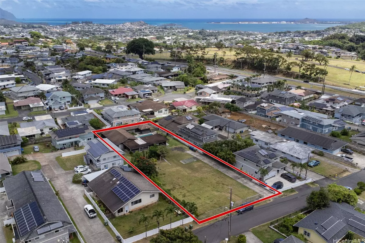 Kaneohe, HI 96744,45-523 Halekou RD #B