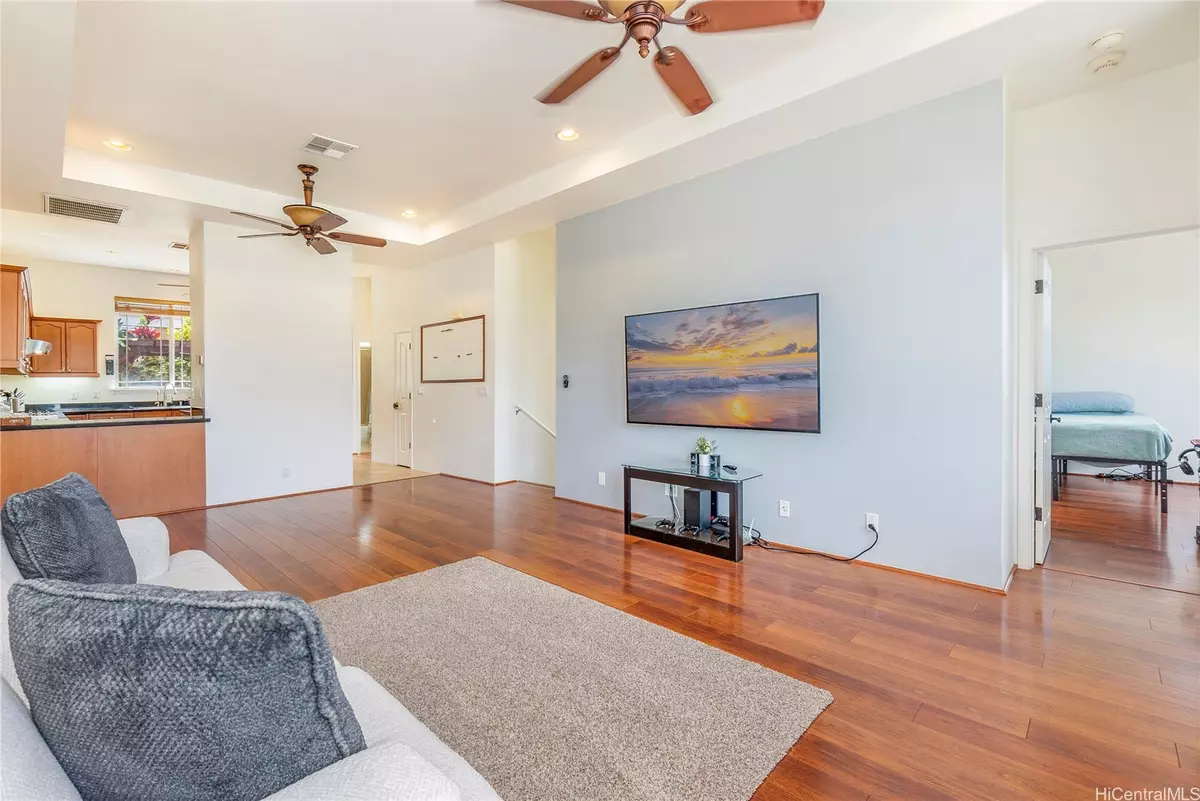 Kapolei, HI 96707,92-1087 Palahia ST #B