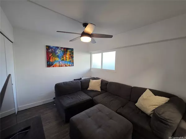 Honolulu, HI 96826,2488 Kapiolani BLVD #404