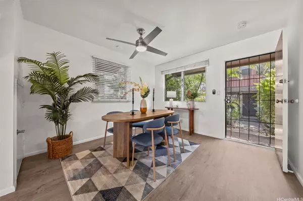 Mililani, HI 96789,94-190 Anania DR #325