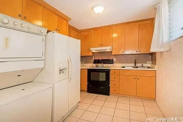 Honolulu, HI 96822,1210 Wilder AVE #303