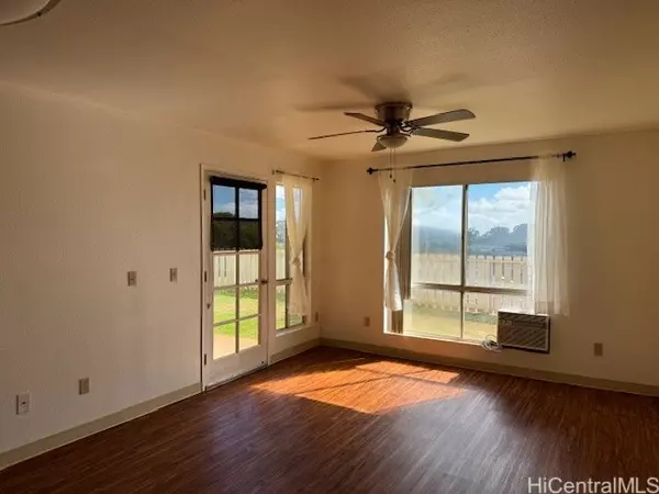 Kapolei, HI 96707,92-1202 Palahia ST #Q101