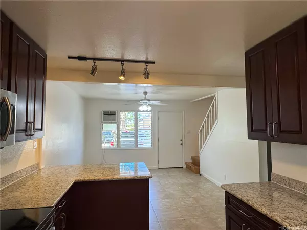 Pearl City, HI 96782,98-1392 Hinu PL #31