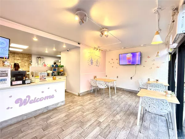 Honolulu, HI 96814,1617 Kapiolani BLVD #102