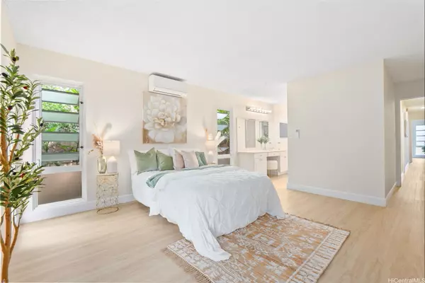 Aiea, HI 96701,98-1646 Kiawe ST