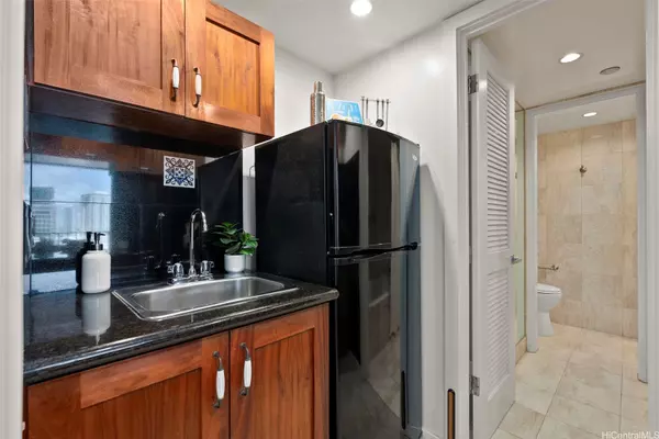 Honolulu, HI 96815,440 Olohana ST #2108