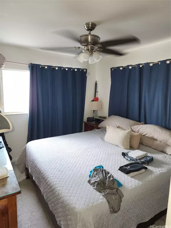 Honolulu, HI 96821,523 Kiholo ST