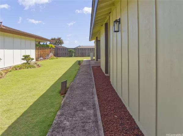 Waipahu, HI 96797,94-1115 Pulai ST