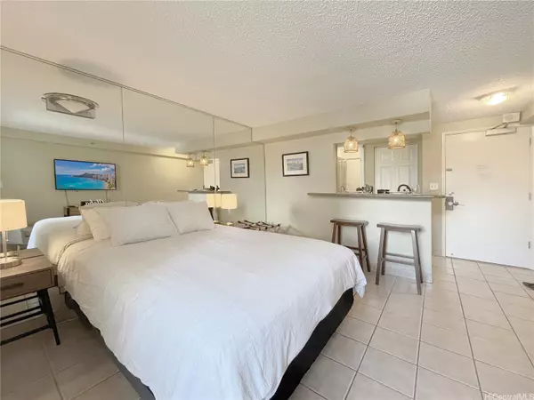 Honolulu, HI 96825,2450 Prince Edward ST #905A