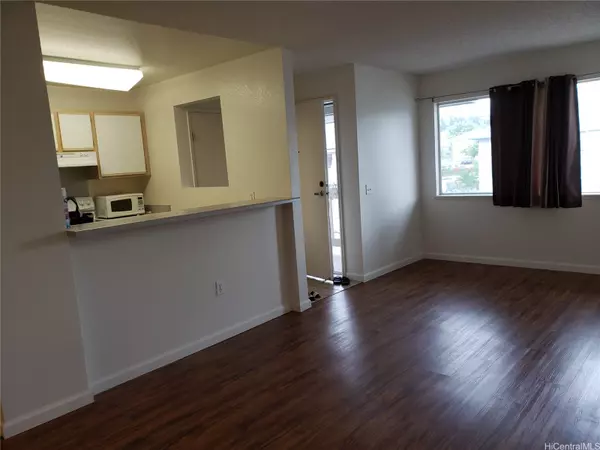 Mililani, HI 96789,95-1141 Makaikai ST #88