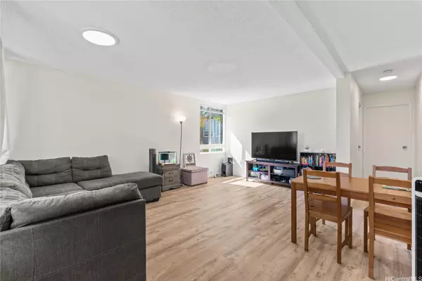 Mililani, HI 96789,95-719 Lanikuhana AVE #P205