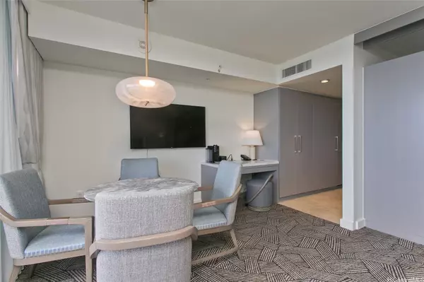 Honolulu, HI 96815,383 Kalaimoku ST #1905