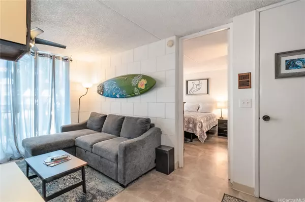 Honolulu, HI 96826,2847 Waialae AVE #306