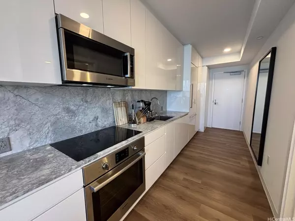 Honolulu, HI 96814,987 Queen ST #2405