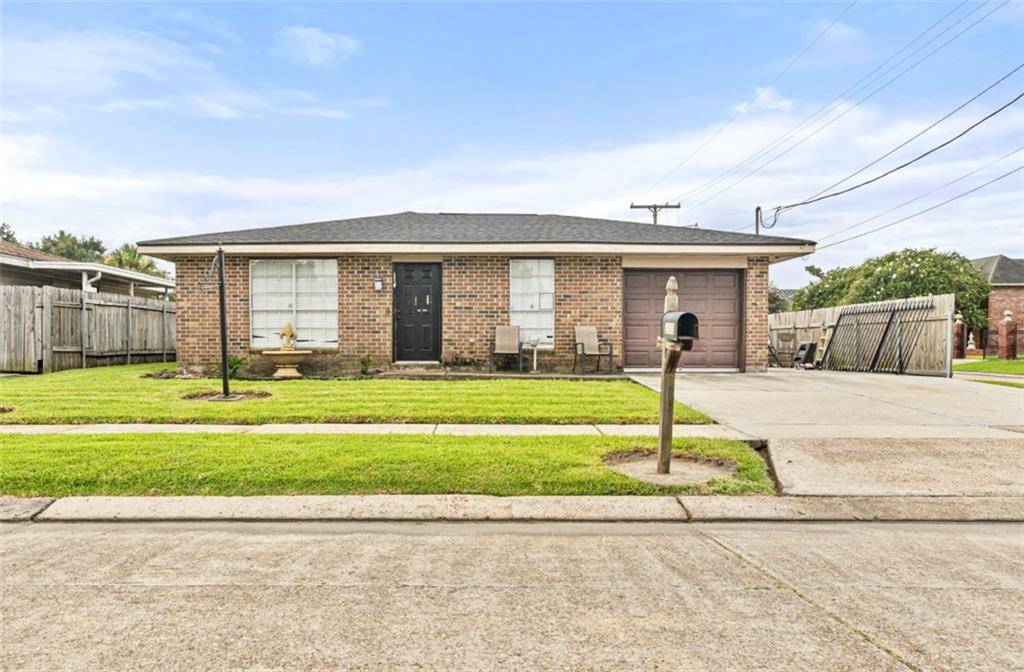 2800 CARDINAL DR, Marrero, LA 70072