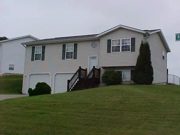 1000 Blueberry Court, Newark, OH 43055