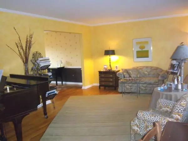 Columbus, OH 43235,1461 Oakbourne Drive