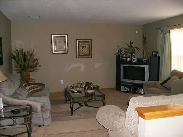 London, OH 43140,1043 W Margate Circle