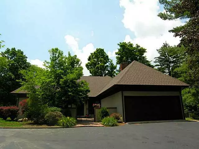 3593 Hythe Court, Upper Arlington, OH 43220