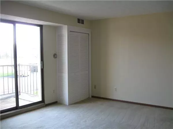 Columbus, OH 43224,4117 Karl Road #207