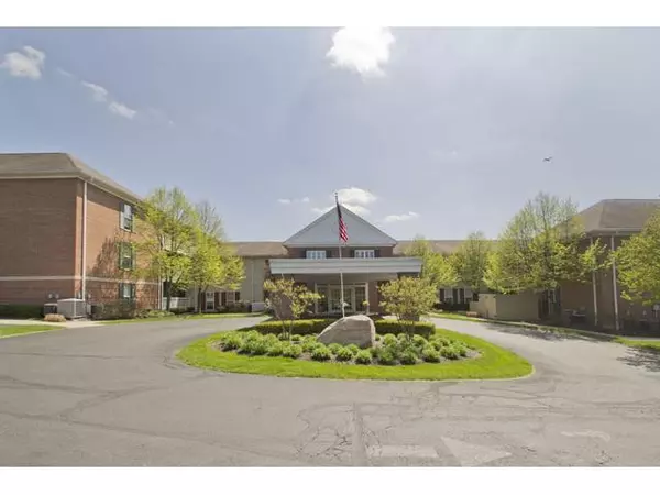 5935 N High Street #200, Worthington, OH 43085