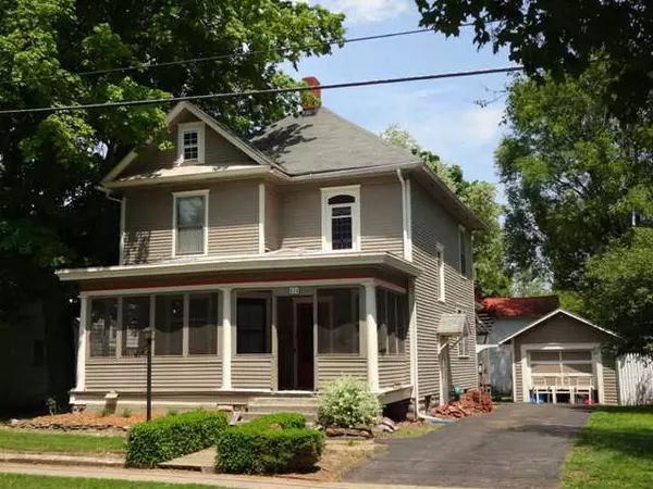 424 E College Street, Granville, OH 43023