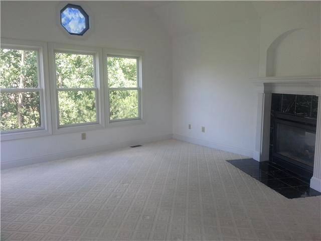 Westerville, OH 43082,5855 Highland Hills Drive
