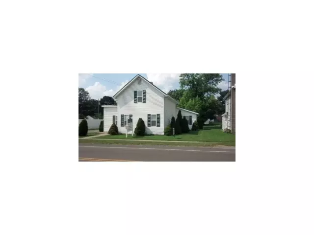 32 W Walnut Street, Marengo, OH 43334