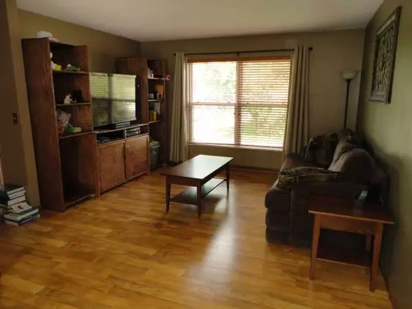 Granville, OH 43023,351 W Cherokee Trail